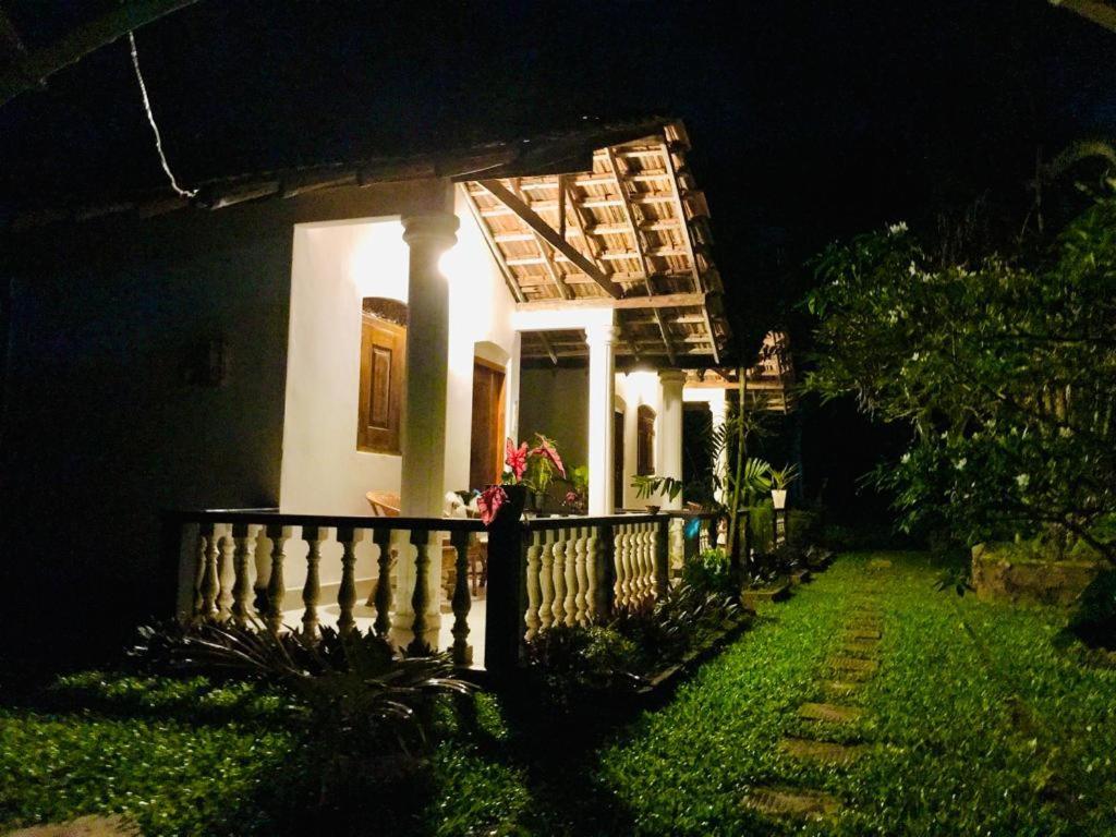 Freedom192 Hotel Weligama Room photo